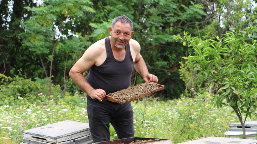 Bal üreticisi atletle arılarına bakım yapıyor - Resim: 1