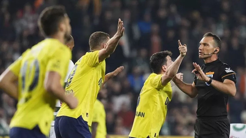 Kriz! Edin Dzeko takım arkadaşları ile vedalaştı - Depremin perde arkasında ayrılık varmış - Resim: 2