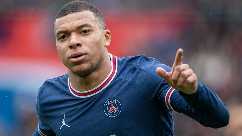 Kylian Mbappe’nin yeni anlaşması hayrete düşürdü; PSG’de bir dönem resmen bitti - Resim: 1