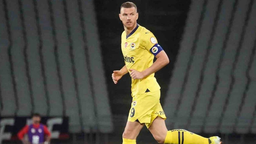 Fenerbahçe’de Edin Dzeko dönemi sona erdi; Bu sözlerle duyurdu - Resim: 3