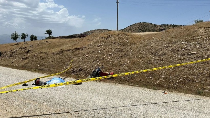 Manisa'da motosiklet alt yola uçtu, sürücü hayatını kaybetti - Resim: 2