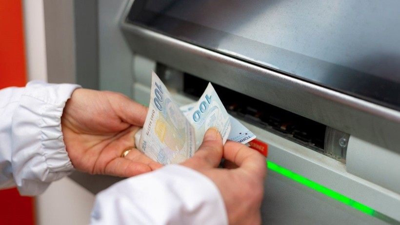 Banka ATM'lerinde para çekme limiti değişiyor! Bayram sonrası başlıyor - Resim: 1