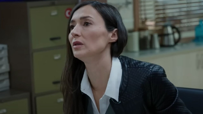 Arka Sokaklar dizisinin başrolünü de gönderdiler; Efsane başkomiserin macerası bitti - Resim: 2