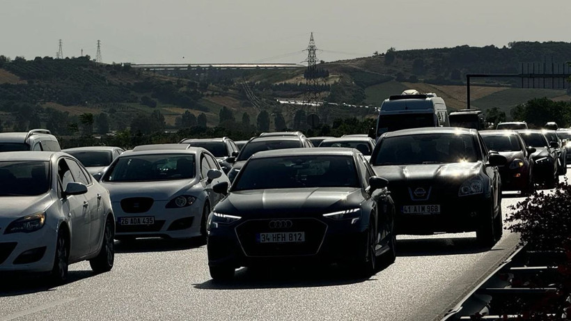 Tatilciler dönüş yolunda! Otoyollarda yoğunluk oluştu - Resim: 1