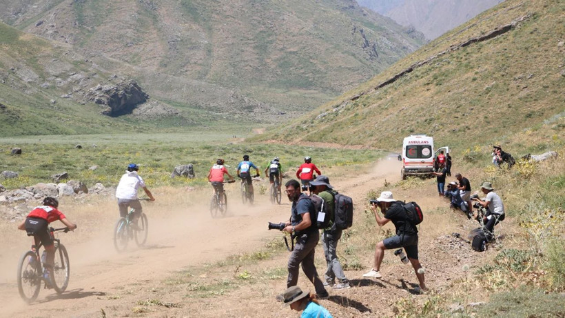 Hakkari terörden temizlendi, yaylalarda bisiklet sürülmeye başlandı - Resim: 1