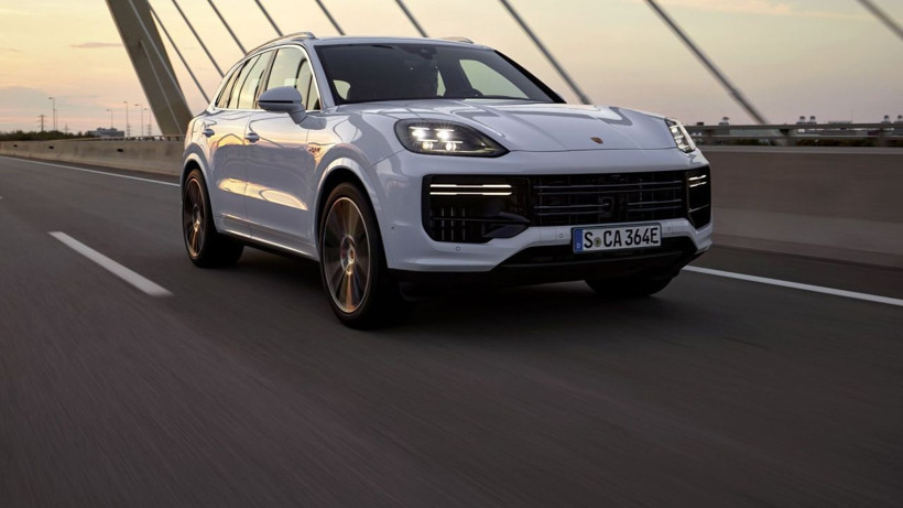 Türkiye'de en çok satılan lüks otomobiller: Mercedes arayı açıyor - Resim: 1