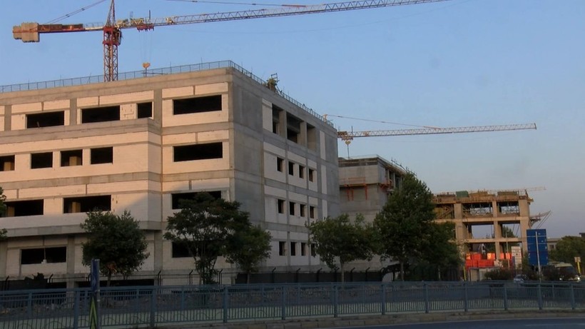 Kafasına demir parçası düşen inşaat işçisi hayatını kaybetti - Resim: 4