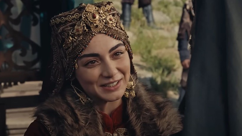 Güzel başrol Kuruluş Osman dizisine geri döndü; Burak Özçivit detayı ortalığı karıştırmıştı - Resim: 1