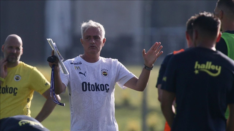 Fenerbahçe'den Beşiktaşlı ve Galatasaraylıları üzecek transferler: Mourinho iki süper yıldızı ikna etti! - Resim: 1