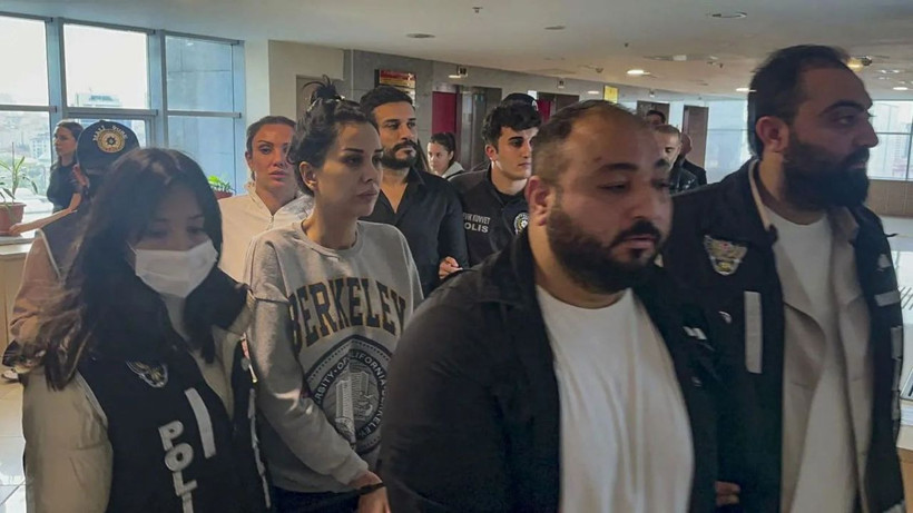 Dilan Polat iddianamesinden yeni ayrıntılar: 'Kabak lifli sabun'la para aklama - Resim: 4