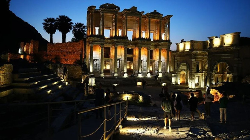 Turistler müzeleri gece geziliyor - Resim: 1