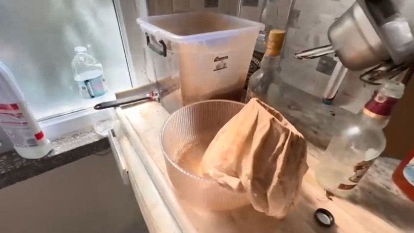 Sahte içki imal edilen eve operasyon; 3 tutuklama - Resim: 2