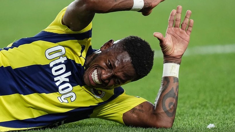 Fenerbahçe'nin yıldızı Fred'den kötü haber! Oyundan çıkmak zorunda kaldı - Resim: 2