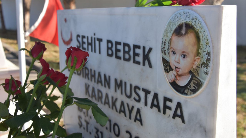 Şehit Bedirhan bebek ve annesi, kabirleri başında anıldı - Resim: 1