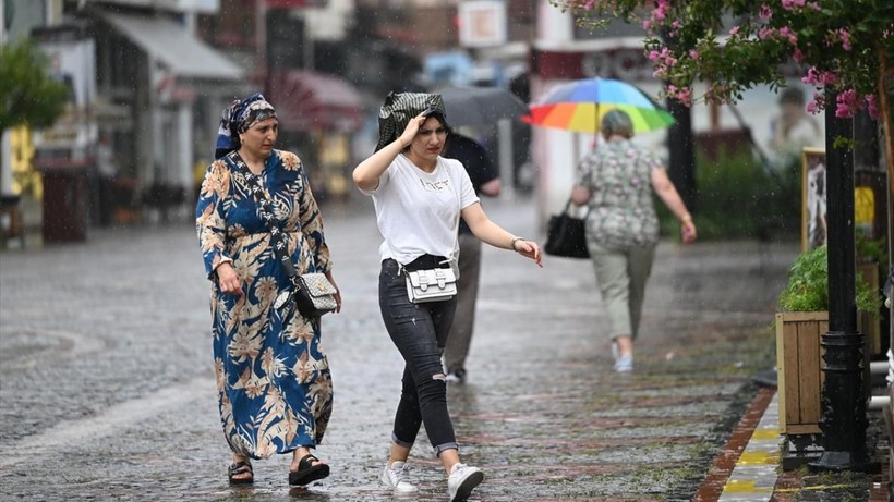 Meteoroloji'den İstanbul dahil birçok şehre uyarı: Çok kuvvetli gök gürültülü sağanak yağmur geliyor - Resim: 4