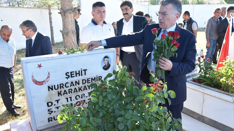 Şehit Bedirhan bebek ve annesi, kabirleri başında anıldı - Resim: 4