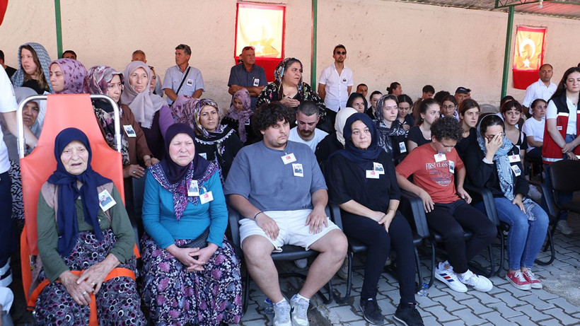 Somali şehidi Uzman Çavuş Ünlü, toprağa verildi - Resim: 1