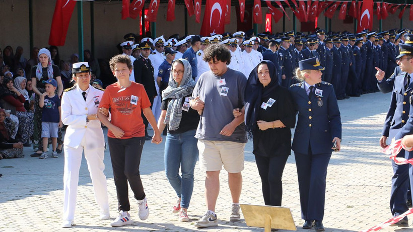 Somali şehidi Uzman Çavuş Ünlü, toprağa verildi - Resim: 3