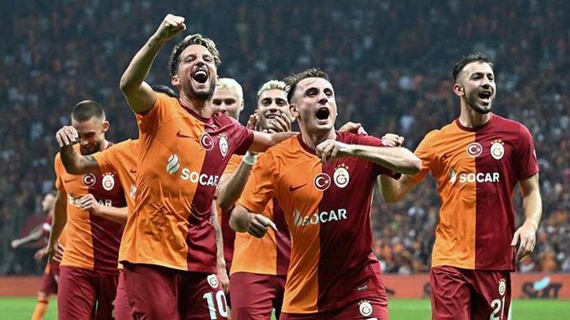 Manchester City’nin yıldızı Galatasaray’da; Süper Lig’de yılın anlaşması sağlandı - Resim: 1
