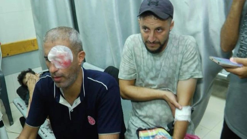 İsrail Gazze'de gazetecilere saldırdı! TRT kameramanı ve asistanı yaralandı - Resim: 1