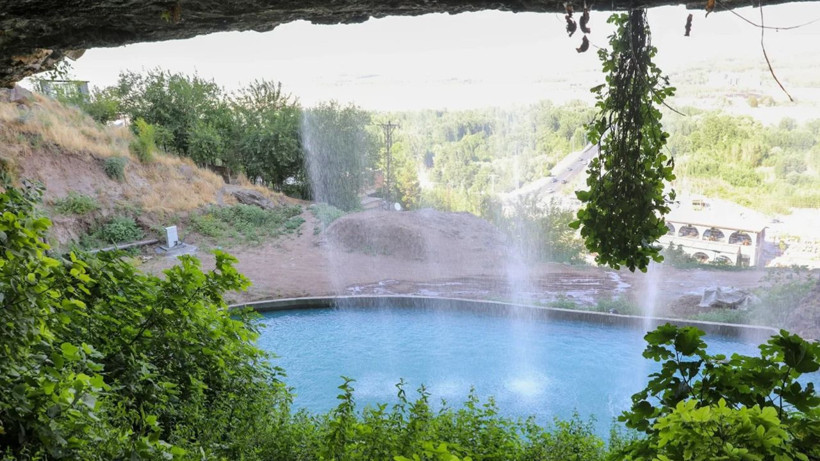 Antalya’yı aratmıyor! Diyarbakır’daki bu şelaleye turistler akın ediyor - Resim: 1