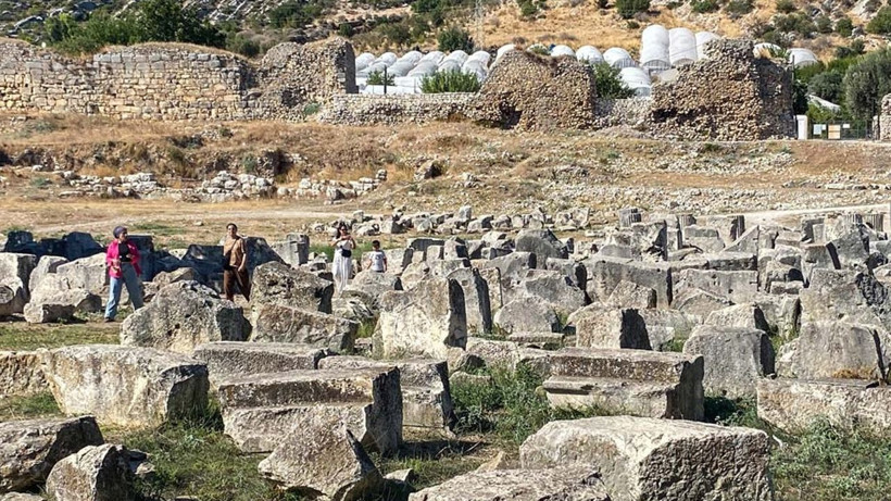 Tarihi kalıntılarla yolculuk: Antalya'da su altında kaybolmuş antik kent büyüledi - Resim: 3