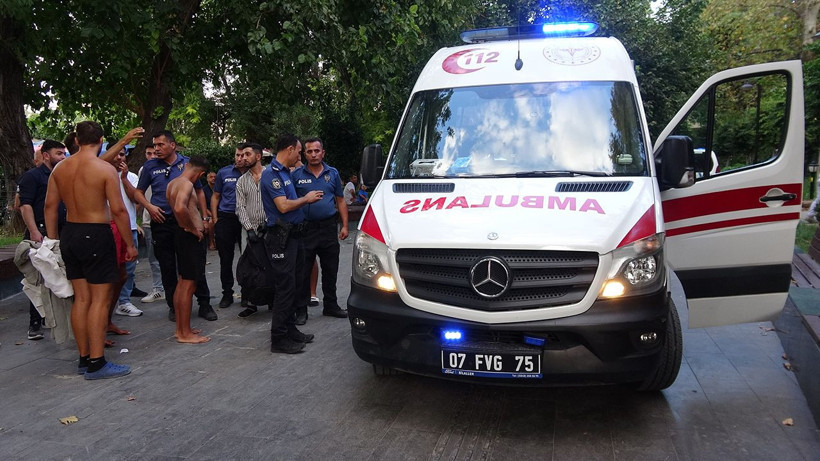 Denize atlamanın yasak olduğu bölgede kayalıktan düştü - Resim: 4