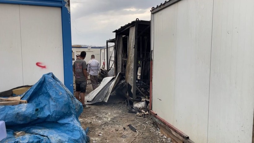 Elazığ’da konteynerde yangın; 2 işçi dumandan etkilendi - Resim: 4
