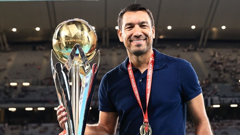 Van Bronckhorst, Frankfurt maçı öncesi açıkladı: Sürpriz bir kadro çıkabilir! - Resim: 4
