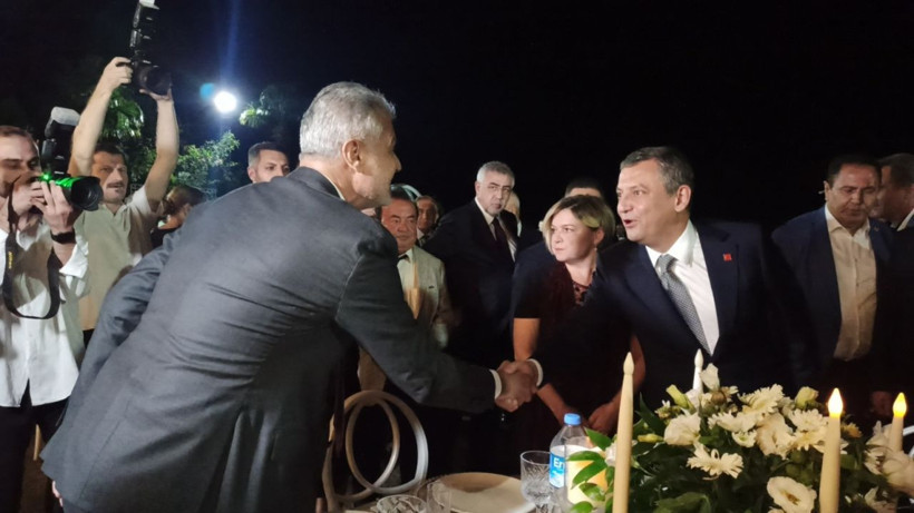 Özgür Özel, Hatay'da nikah şahitliği yaptı - Resim: 1