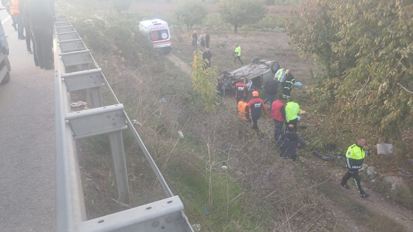 Tarlaya uçan otomobildeki kadın öldü, eşi ile 7 aylık oğlu yaralandı - Resim: 3