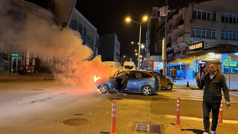 Karabük'te cep telefonunu almak için yanan aracın içine girdi - Resim: 1