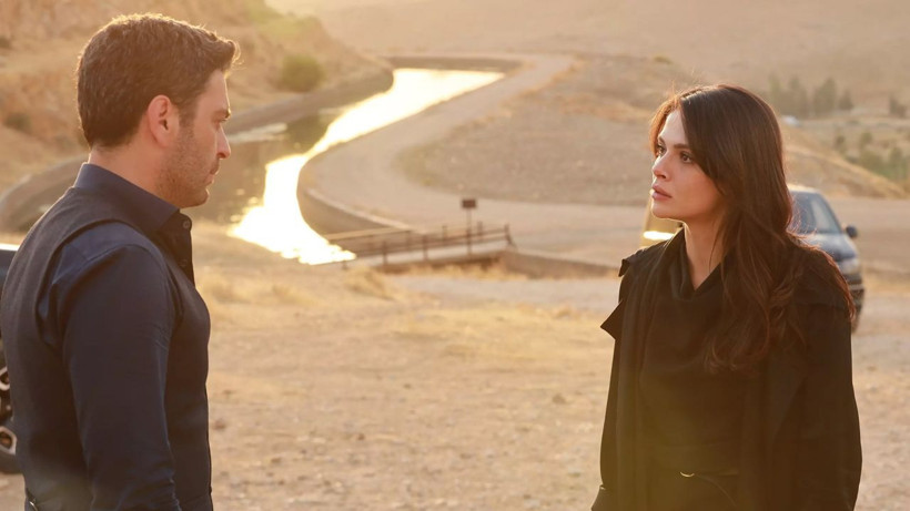 Uzak Şehir dizisi ilk bölümde büyük sürpriz; Seyirci uzun yıllar unutamayacak - Resim: 2