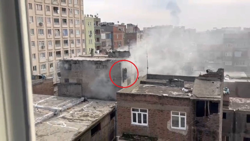 Yangında baba ve 2 çocuğu dumanların arasında kaldı - Resim: 4