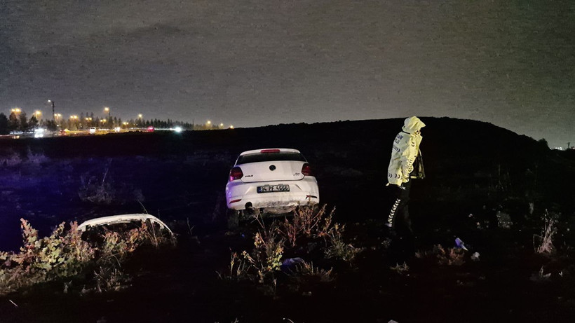 Hemzemin geçitte yolcu treni, otomobile çarptı: 1 yaralı - Resim: 1