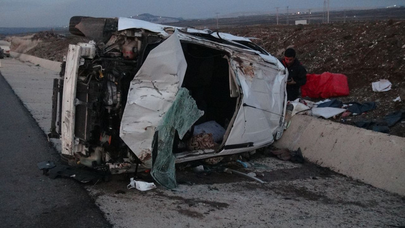 Kilis'te otomobil takla attı: 5 yaralı - Resim: 1