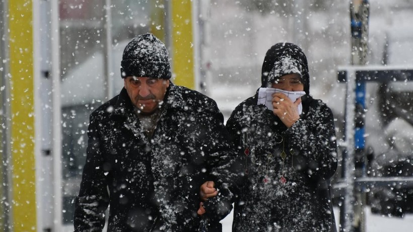 Meteoroloji’den sarı kodlu uyarı: 'Çok kuvvetli gelecek' diyerek alarm verdi, kar ve fırtınadan göz gözü görmeyecek - Resim: 3