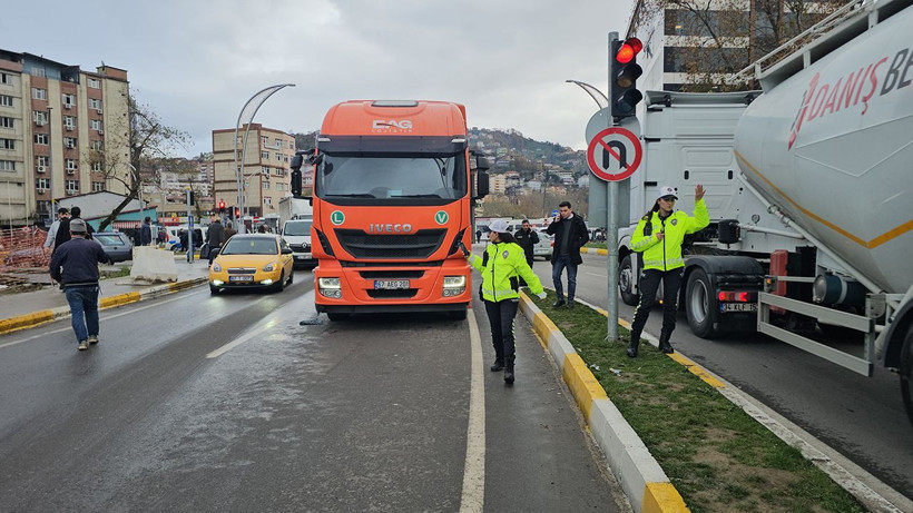 TIR’ın çarptığı yaya öldü - Resim: 3
