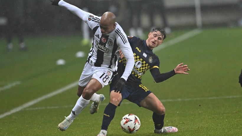 Beşiktaş İsrail ekibine yenildi: Bronckhorst'un yerine gelecek isim belli oldu! - Resim: 3