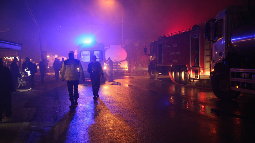 Alanya'da yangın; 3 iş yeri ve muz serası zarar gördü - Resim: 1