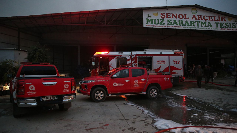 Alanya'da yangın; 3 iş yeri ve muz serası zarar gördü - Resim: 3