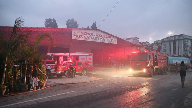 Alanya'da yangın; 3 iş yeri ve muz serası zarar gördü - Resim: 4