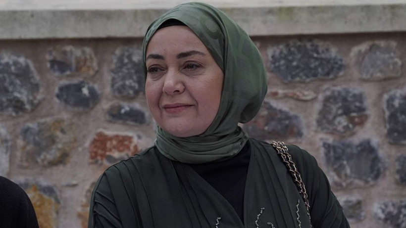 Kızılcık Şerbeti dizisinde büyük olay yaşanıyor; Güzel oyuncu resti çekti - Resim: 4