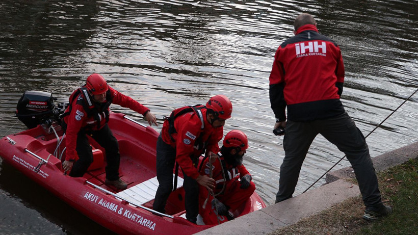 3 gündür kayıp olan Erdal Yıldız, Porsuk Çayı’nda arandı - Resim: 4