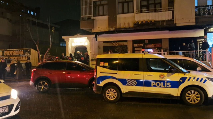 Apartman dairesinde çıkan yangında anne ve bebeği dumandan etkilendi - Resim: 1