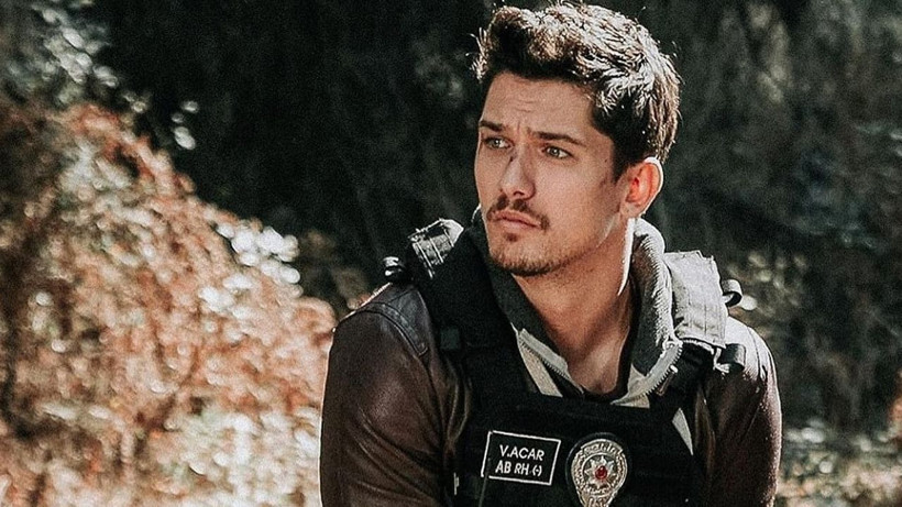 Arka Sokaklar’ın yakışıklı ismi artık o dizide; Sevenlerini üzmüştü - Resim: 3