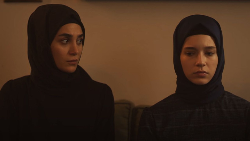 Kızıl Goncalar dizisi için sürpriz açıklama geldi; Artık yayınlanmayacak - Resim: 1