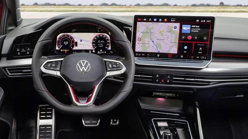 Volkswagen Golf fiyatları çıldırmış durumda; Herkes dibe çekilecek sanıyordu - Resim: 1