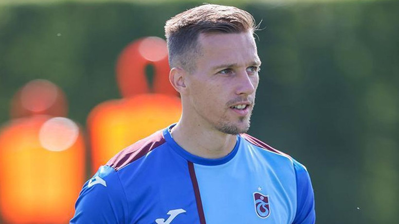 Trabzonspor’da büyük kriz yaşanıyor; Yıldız futbolcu takımdan ayrıldı - Resim: 2