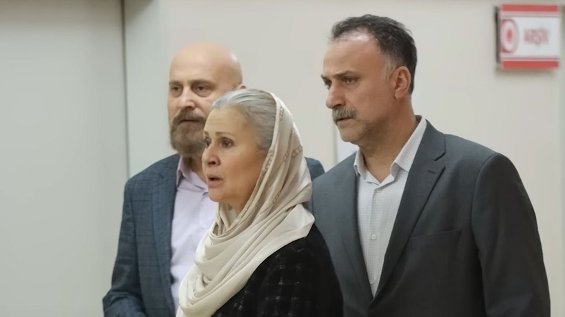 Uzak Şehir dizisinin başrol oyuncusu değişti; Ozan Akbaba hayranları çıldırmasın da ne yapsın - Resim: 1
